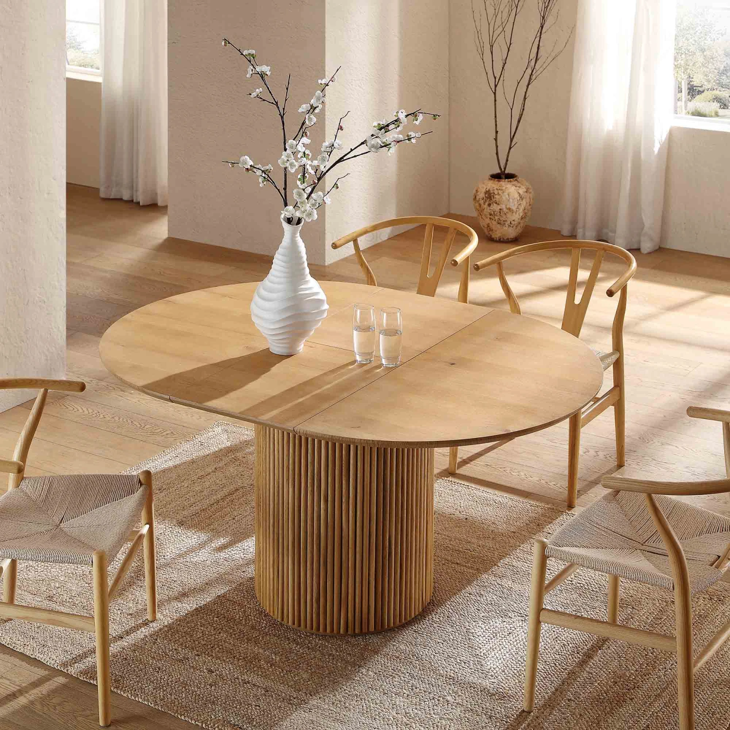 Maru Round 4-6 Seater Extending Oak Pedestal Dining Table, Oak 1 Maru Round 4-6 Seater Extending Oak Pedestal Dining Table, Oak