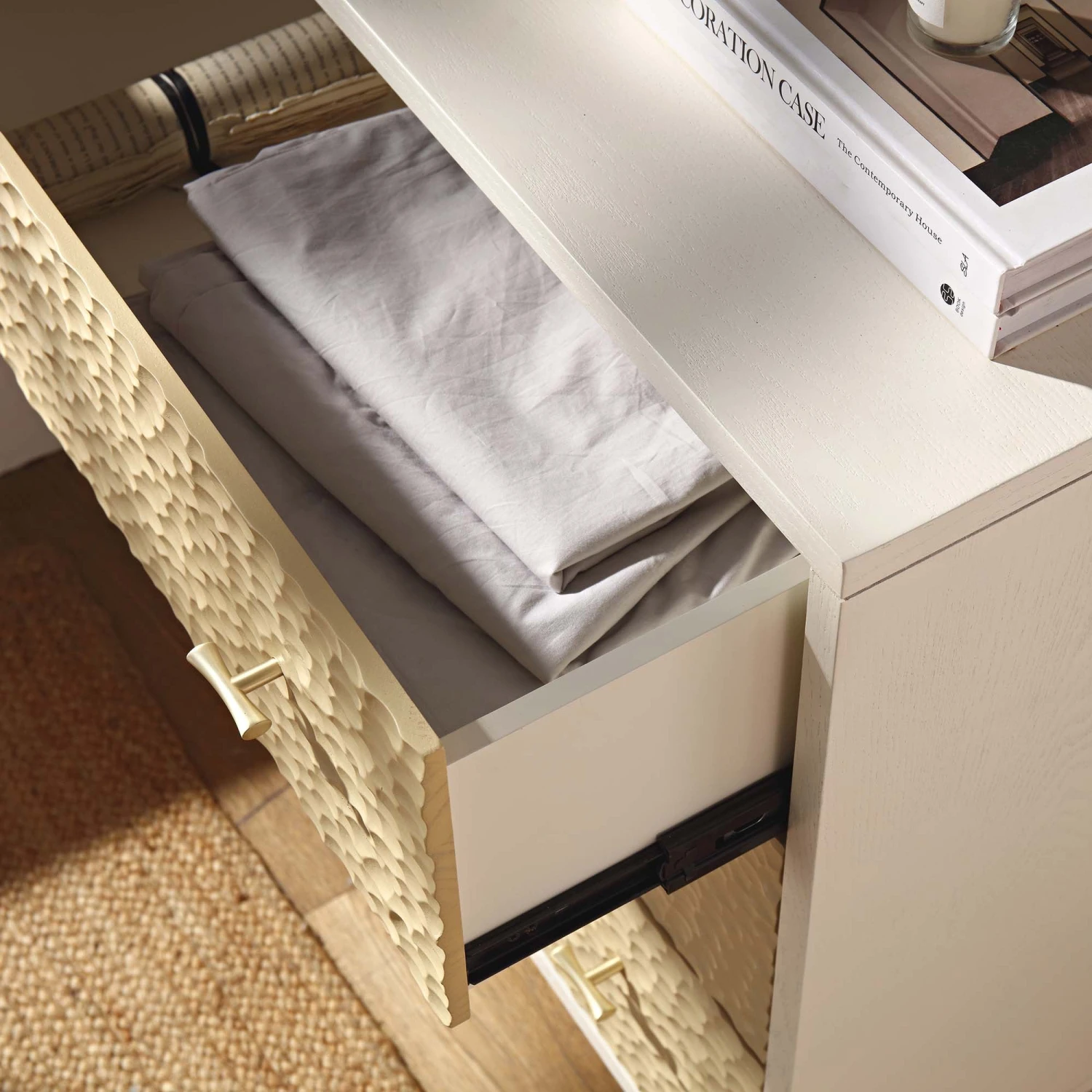 Bianca Chip Carved 3 Drawer Chest, Sand Beige & Ivory 4 Bianca Chip Carved 3 Drawer Chest, Sand Beige & Ivory - Image 4