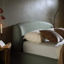 Constance Winged Headboard Ottoman Storage Bed, Olive Linen -Best Furniture Shop ZD 2182 OLIVE LIN scene3