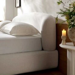 Constance Winged Headboard Ottoman Storage Bed, Beige Linen -Best Furniture Shop ZX 2182 BEIGE LIN scene3